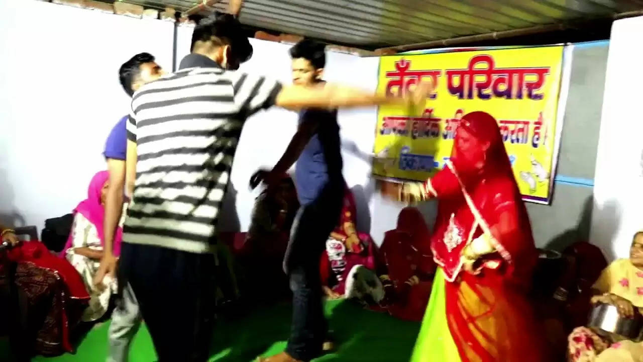 Bhabi Devar Hot Dance Video